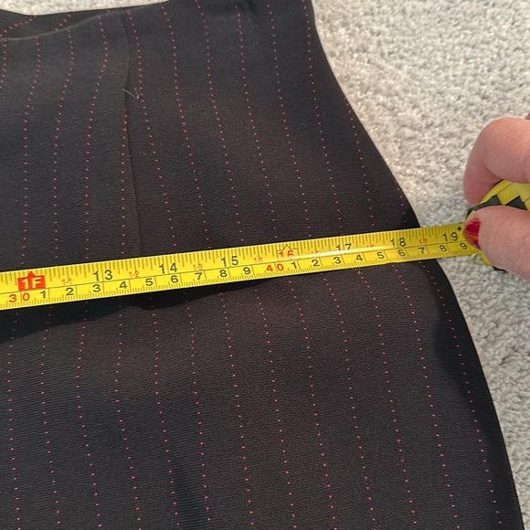 GARFIELD & MARKS Black and red pinstripe Suit  size 4 - Picture 16 of 16